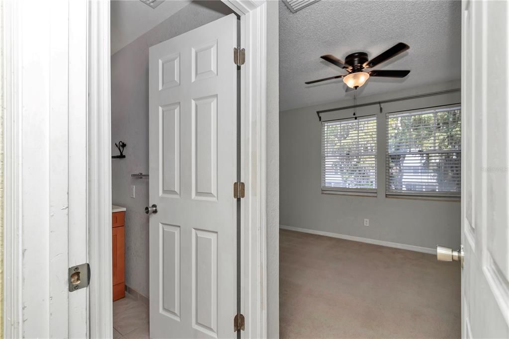 На продажу: $169,000 (2 спален, 2 ванн, 1230 Квадратных фут)