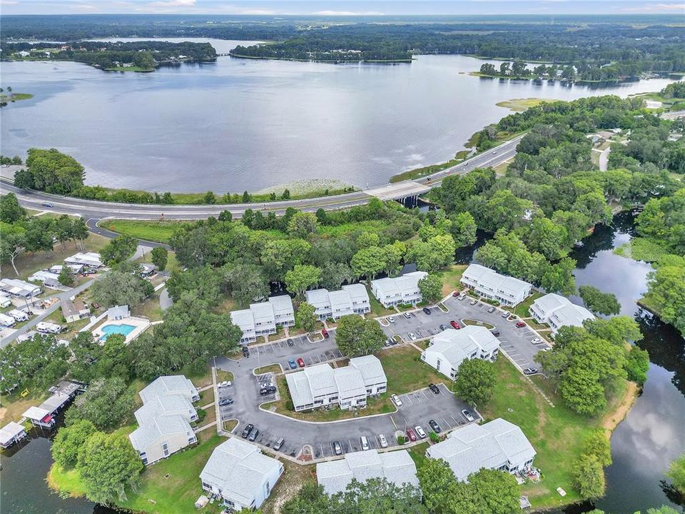 На продажу: $169,000 (2 спален, 2 ванн, 1230 Квадратных фут)