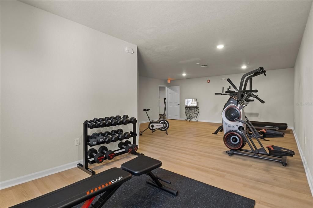 For Rent: $1,695 (2 beds, 1 baths, 964 Square Feet)