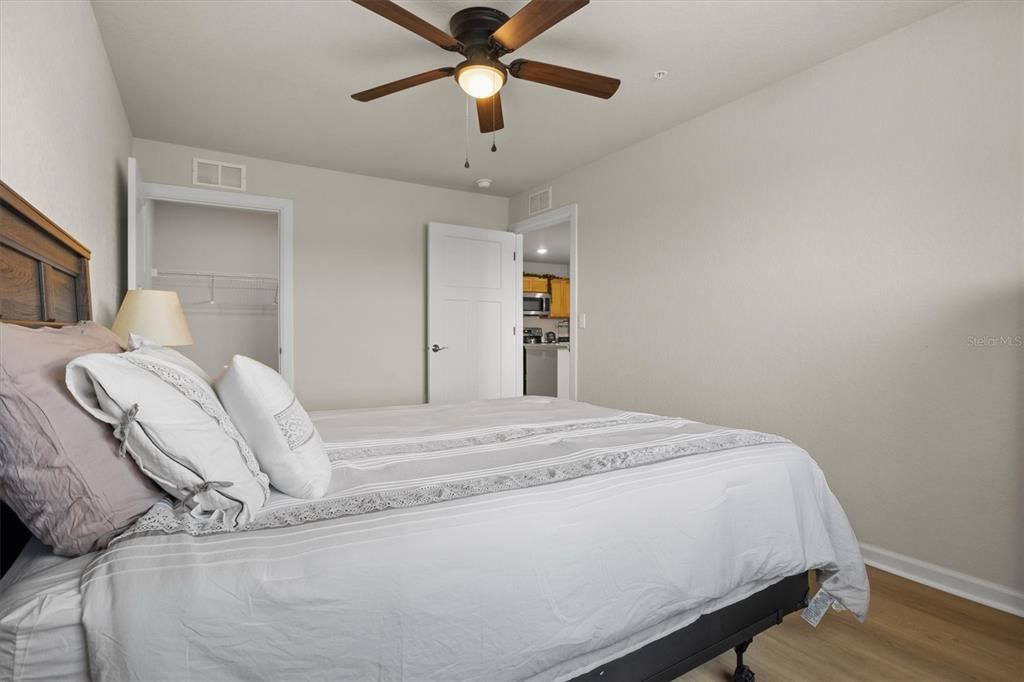 For Rent: $1,695 (2 beds, 1 baths, 964 Square Feet)