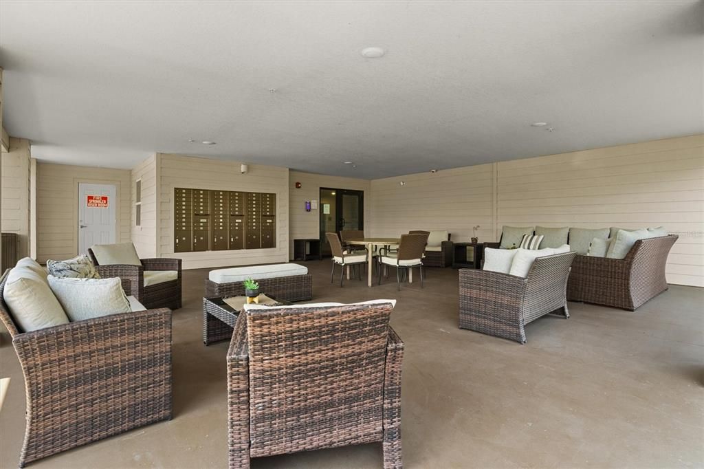 For Rent: $1,695 (2 beds, 1 baths, 964 Square Feet)