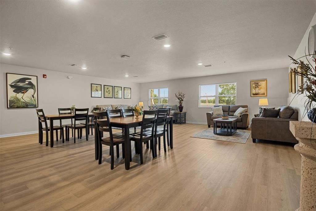 For Rent: $1,695 (2 beds, 1 baths, 964 Square Feet)