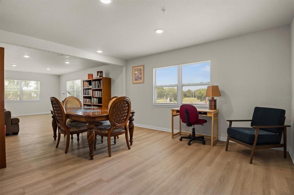 For Rent: $1,695 (2 beds, 1 baths, 964 Square Feet)