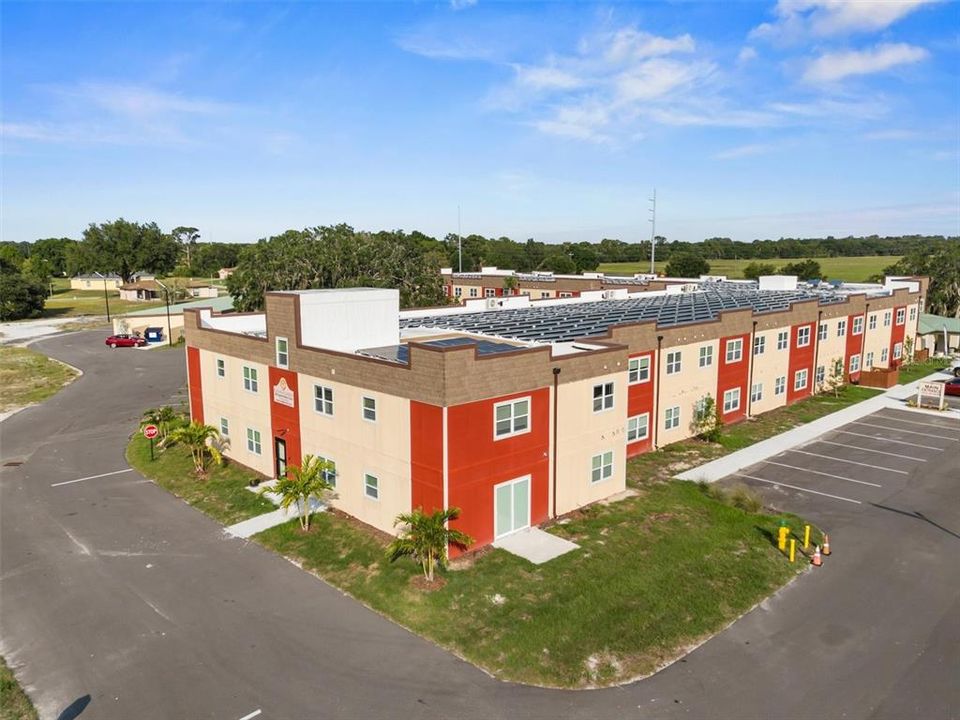 For Rent: $1,695 (2 beds, 1 baths, 964 Square Feet)