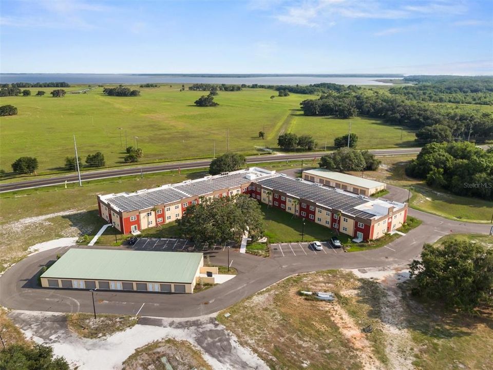 For Rent: $1,695 (2 beds, 1 baths, 964 Square Feet)