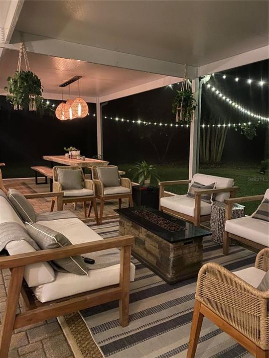 For Sale: $1,675,000 (3 beds, 2 baths, 2474 Square Feet)