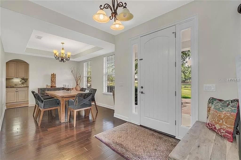 For Sale: $1,675,000 (3 beds, 2 baths, 2474 Square Feet)