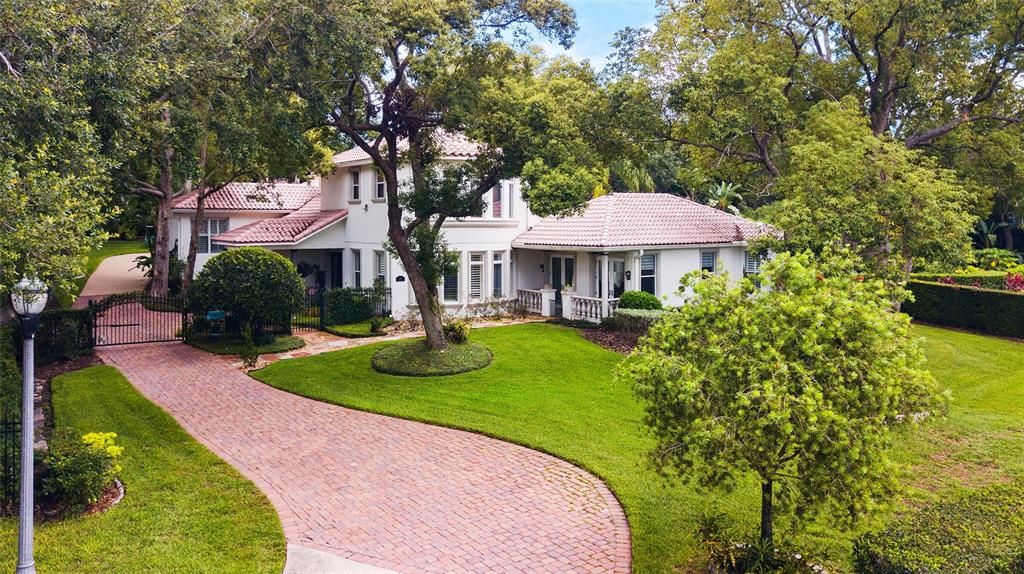 En Venta: $1,699,000 (4 camas, 5 baños, 3595 Pies cuadrados)