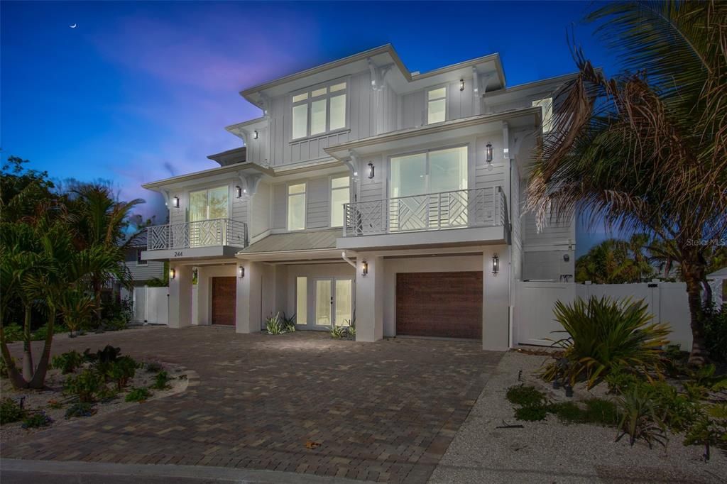 На продажу: $5,799,900 (6 спален, 6 ванн, 3695 Квадратных фут)