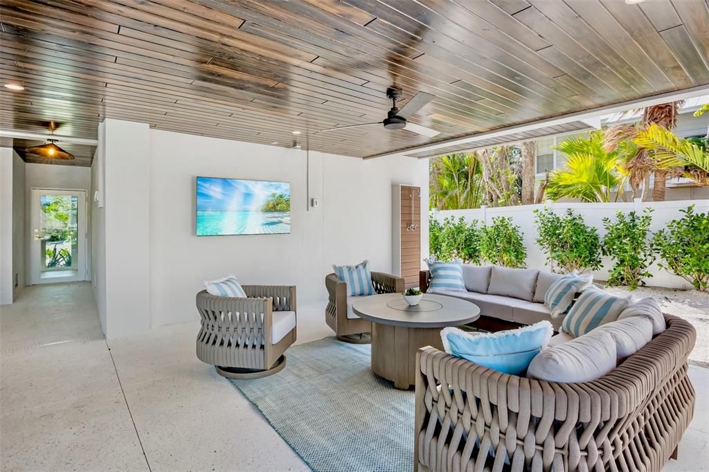 На продажу: $5,799,900 (6 спален, 6 ванн, 3695 Квадратных фут)