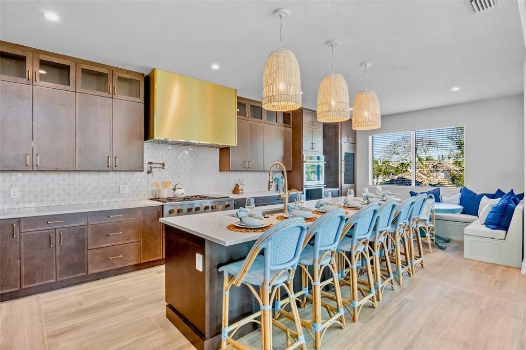 На продажу: $5,799,900 (6 спален, 6 ванн, 3695 Квадратных фут)