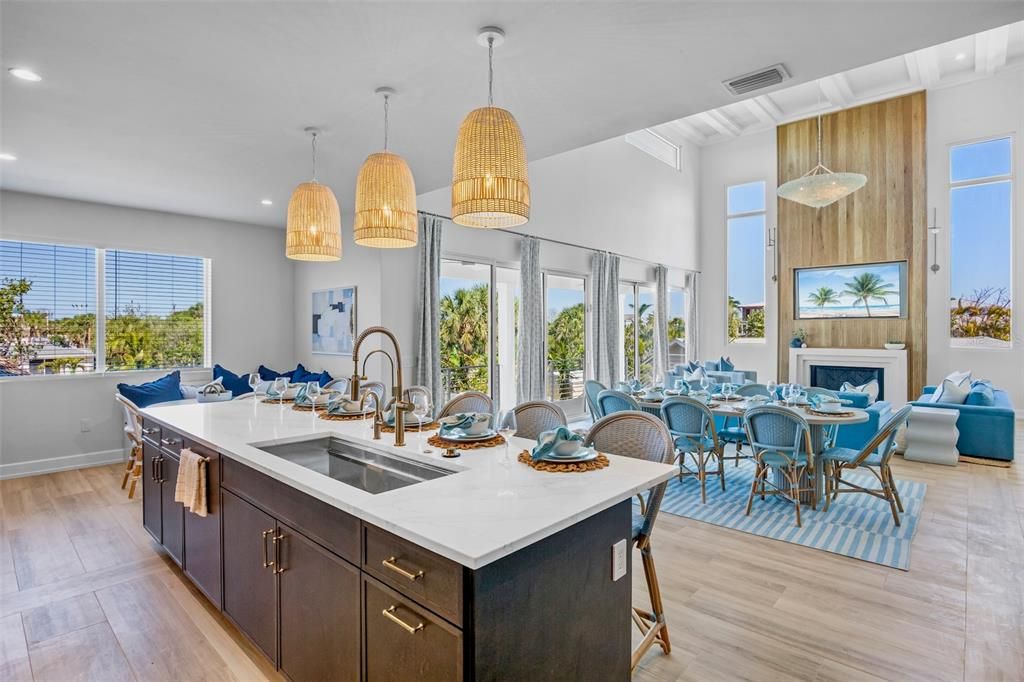 На продажу: $5,799,900 (6 спален, 6 ванн, 3695 Квадратных фут)