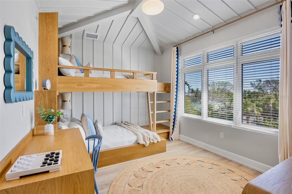 На продажу: $5,799,900 (6 спален, 6 ванн, 3695 Квадратных фут)