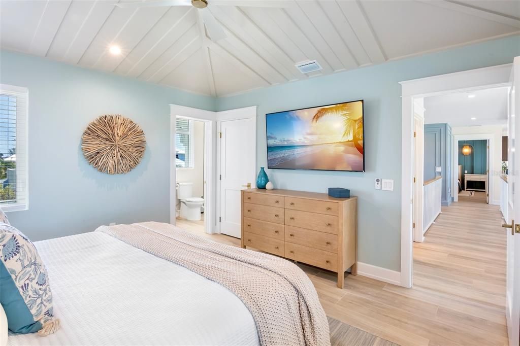 На продажу: $5,799,900 (6 спален, 6 ванн, 3695 Квадратных фут)