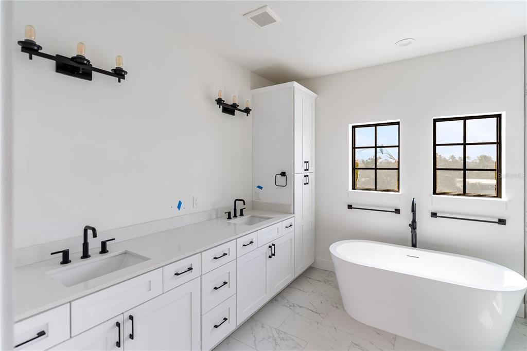 待售: $5,049,000 (4 贝兹, 4 浴室, 4106 平方英尺)