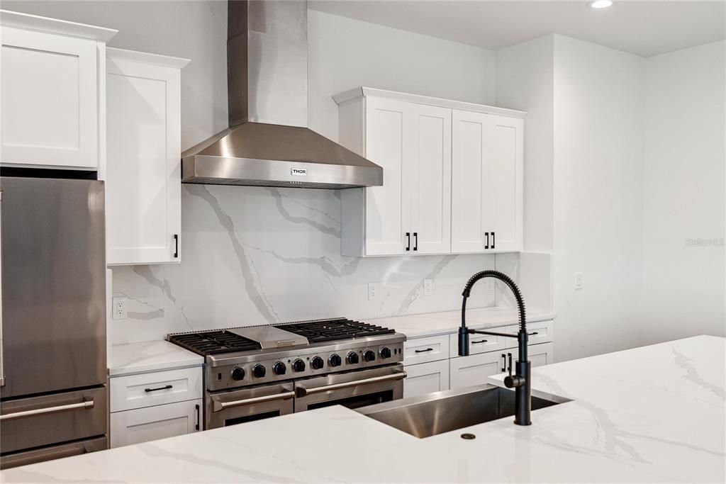 待售: $5,049,000 (4 贝兹, 4 浴室, 4106 平方英尺)