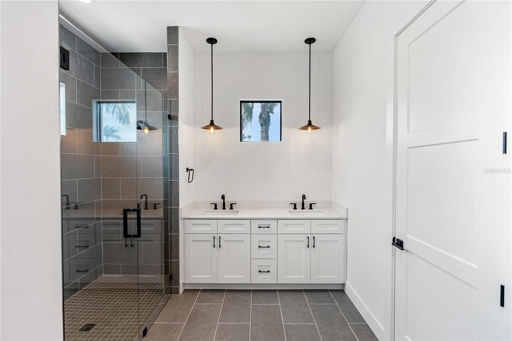 待售: $5,049,000 (4 贝兹, 4 浴室, 4106 平方英尺)