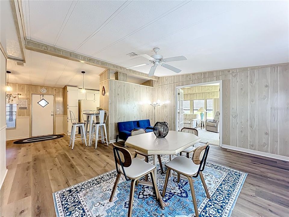 На продажу: $150,000 (2 спален, 2 ванн, 1248 Квадратных фут)