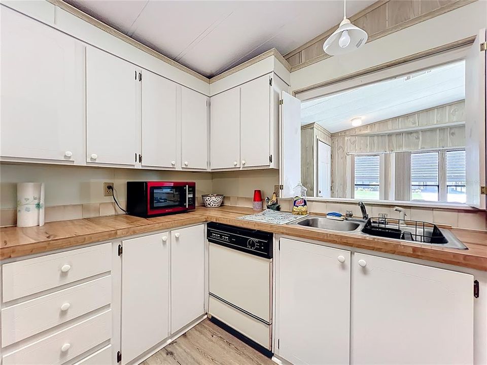 На продажу: $150,000 (2 спален, 2 ванн, 1248 Квадратных фут)