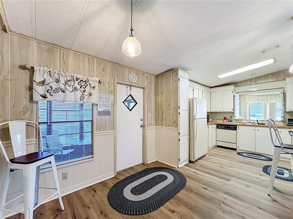 На продажу: $150,000 (2 спален, 2 ванн, 1248 Квадратных фут)