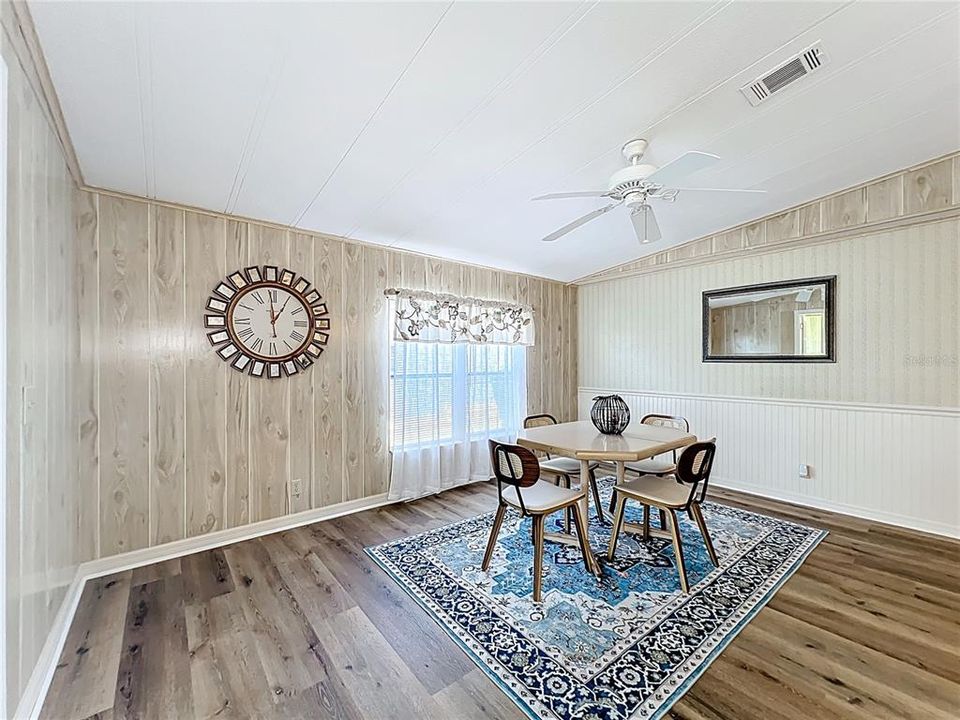 На продажу: $150,000 (2 спален, 2 ванн, 1248 Квадратных фут)