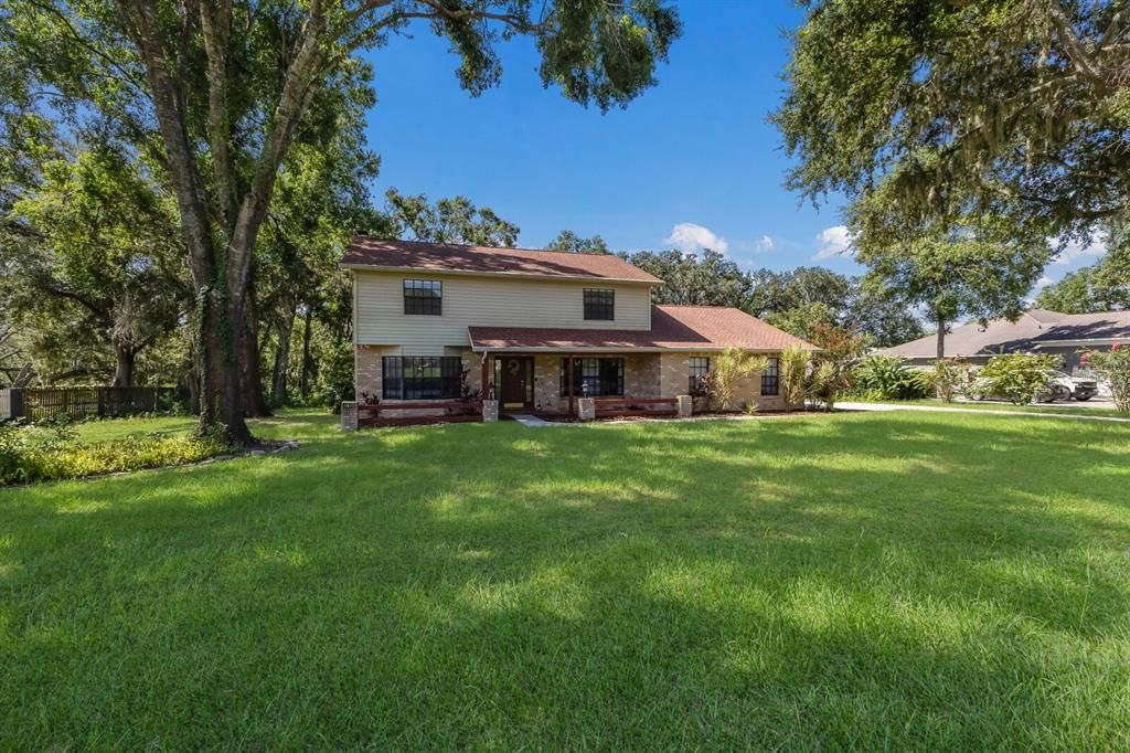 Active With Contract: $564,990 (4 beds, 2 baths, 2318 Square Feet)