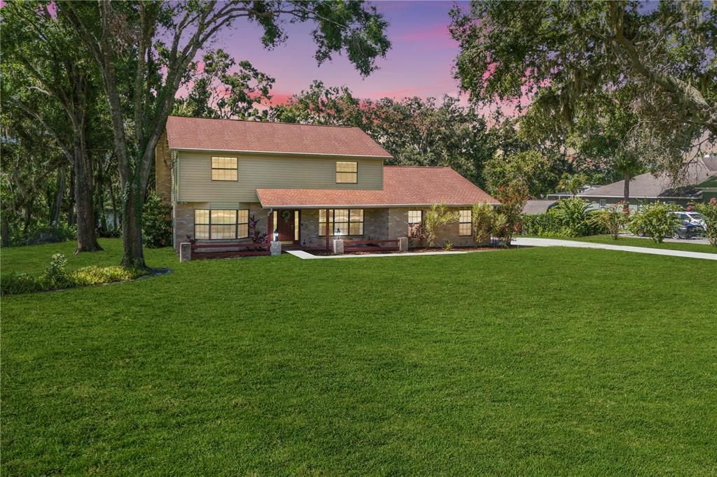 Active With Contract: $564,990 (4 beds, 2 baths, 2318 Square Feet)