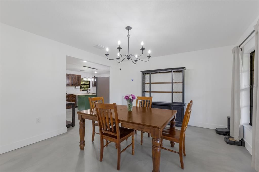 Active With Contract: $564,990 (4 beds, 2 baths, 2318 Square Feet)