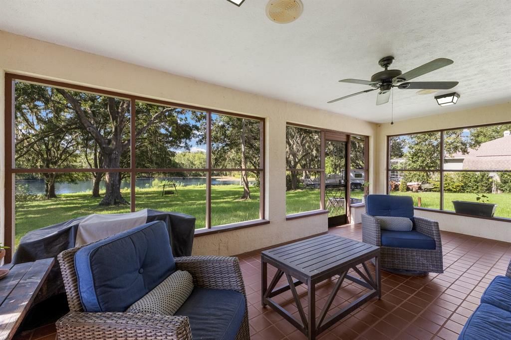 Active With Contract: $564,990 (4 beds, 2 baths, 2318 Square Feet)