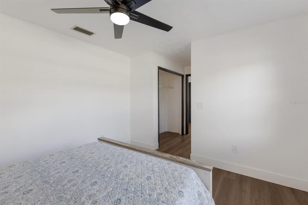 Active With Contract: $564,990 (4 beds, 2 baths, 2318 Square Feet)