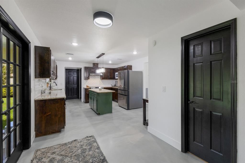 Active With Contract: $564,990 (4 beds, 2 baths, 2318 Square Feet)