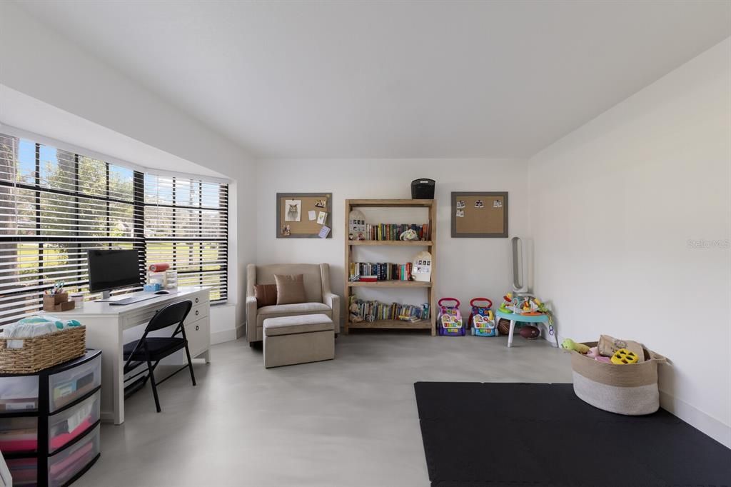 Active With Contract: $564,990 (4 beds, 2 baths, 2318 Square Feet)