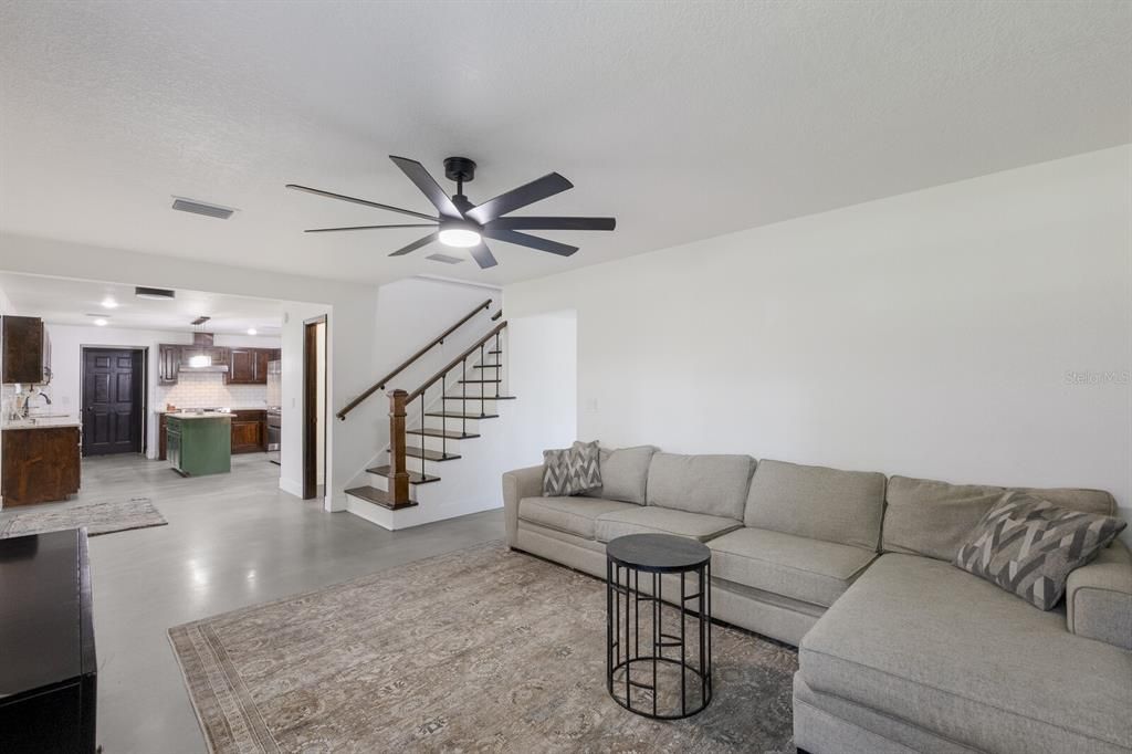 Active With Contract: $564,990 (4 beds, 2 baths, 2318 Square Feet)