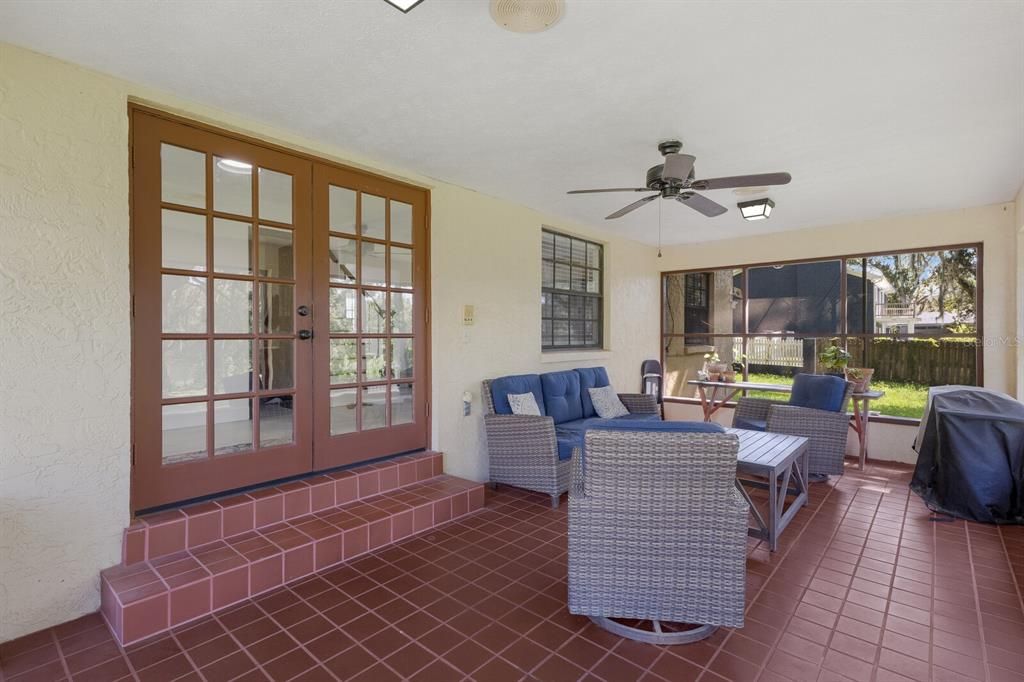 Active With Contract: $564,990 (4 beds, 2 baths, 2318 Square Feet)