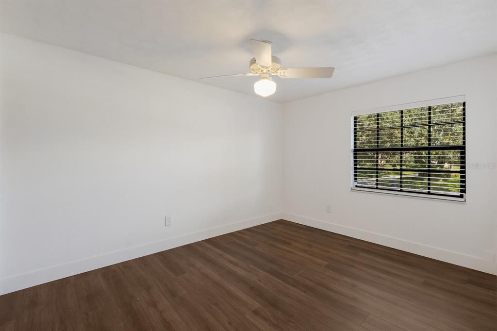 Active With Contract: $564,990 (4 beds, 2 baths, 2318 Square Feet)