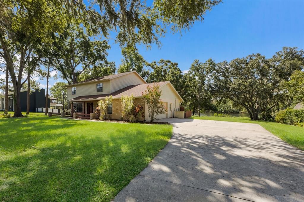 Active With Contract: $564,990 (4 beds, 2 baths, 2318 Square Feet)