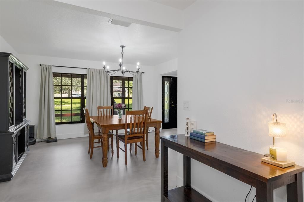 Active With Contract: $564,990 (4 beds, 2 baths, 2318 Square Feet)