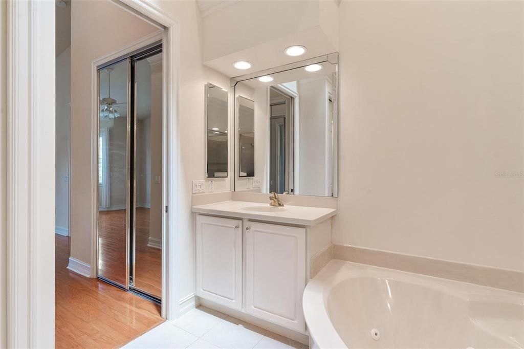 En Venta: $449,900 (3 camas, 2 baños, 2685 Pies cuadrados)