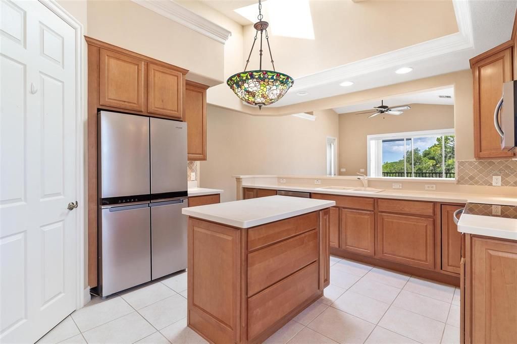 En Venta: $449,900 (3 camas, 2 baños, 2685 Pies cuadrados)