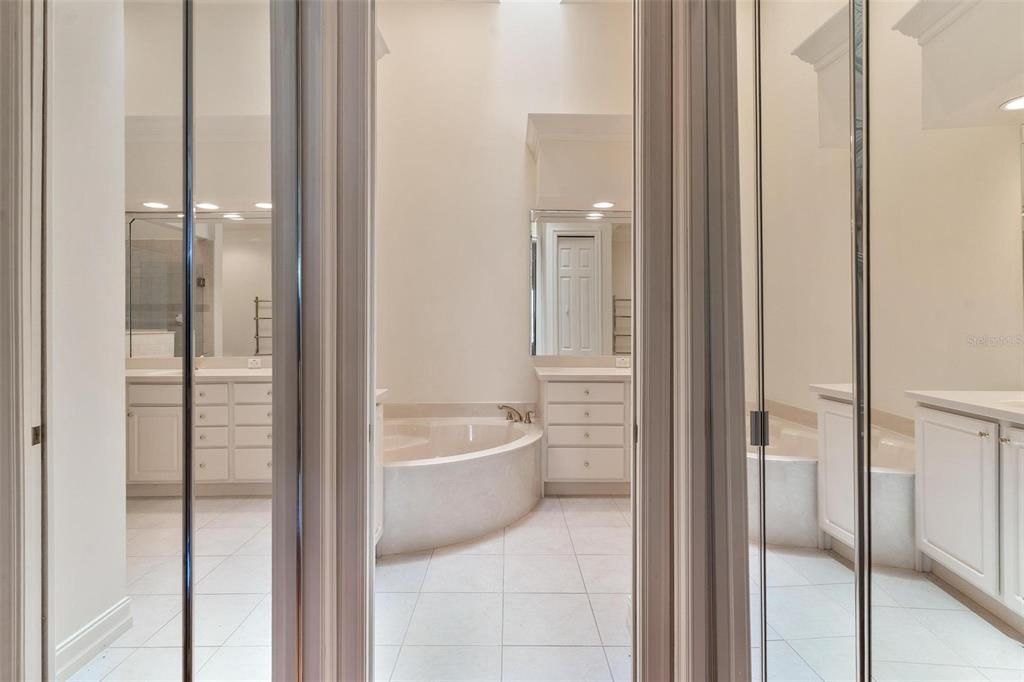 En Venta: $449,900 (3 camas, 2 baños, 2685 Pies cuadrados)