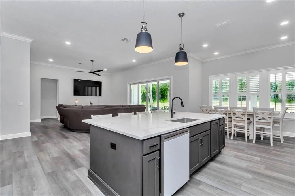 For Sale: $875,000 (4 beds, 3 baths, 2666 Square Feet)