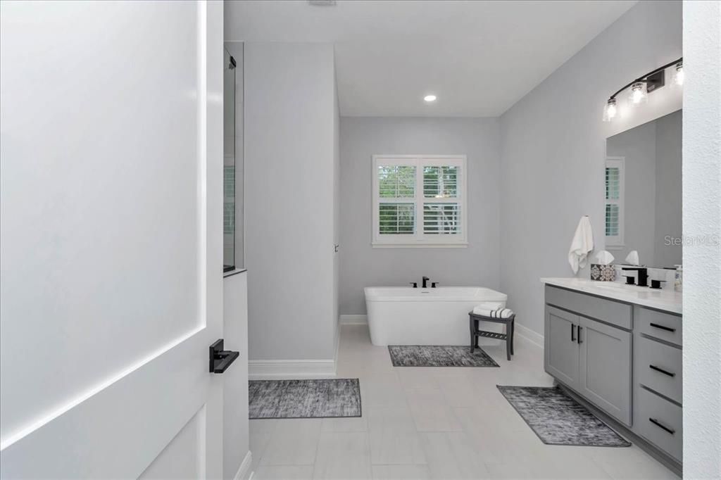 For Sale: $875,000 (4 beds, 3 baths, 2666 Square Feet)