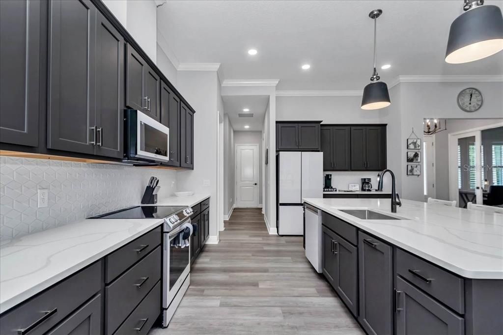 For Sale: $875,000 (4 beds, 3 baths, 2666 Square Feet)