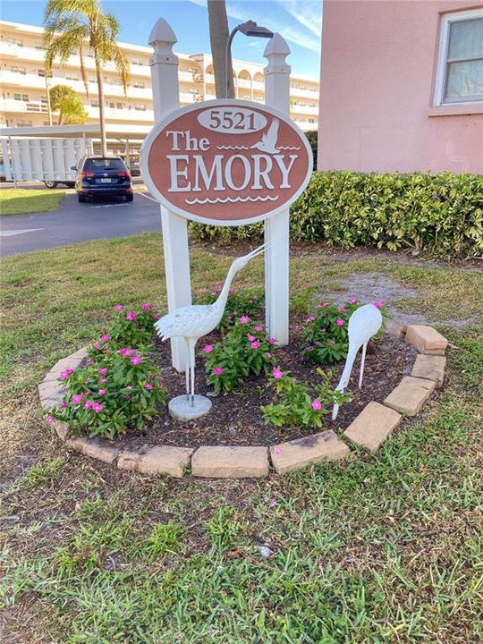 Active With Contract: $99,000 (2 beds, 2 baths, 1135 Square Feet)