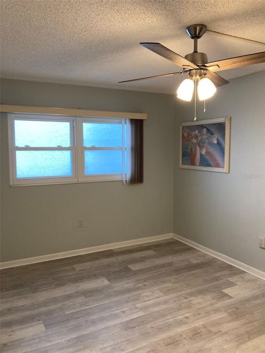 Active With Contract: $99,000 (2 beds, 2 baths, 1135 Square Feet)