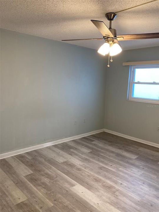 Active With Contract: $99,000 (2 beds, 2 baths, 1135 Square Feet)