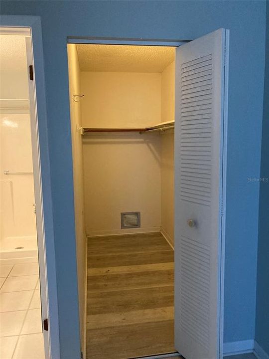 Active With Contract: $99,000 (2 beds, 2 baths, 1135 Square Feet)