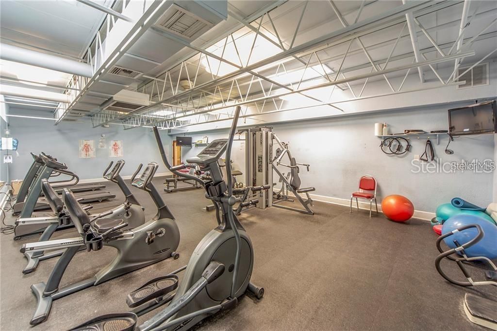 Active With Contract: $99,000 (2 beds, 2 baths, 1135 Square Feet)