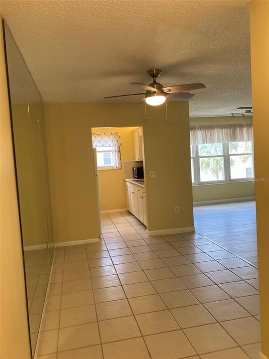 Active With Contract: $99,000 (2 beds, 2 baths, 1135 Square Feet)