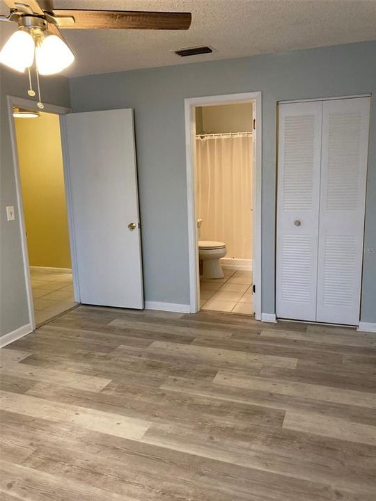 Active With Contract: $99,000 (2 beds, 2 baths, 1135 Square Feet)